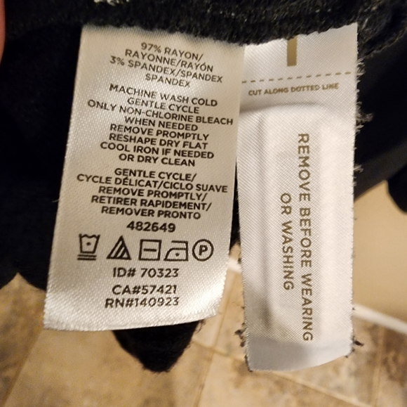 Lou & Grey Black Athleisure Knit Shift Dress - SZ M - Picture 3 of 3